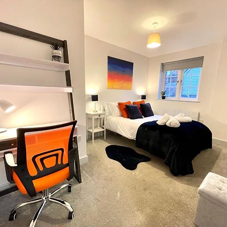 Bright & Cosy One Bedroom Apartment - 2 Beds - Perfect Base In בישופס סטורטפורד מראה חיצוני תמונה