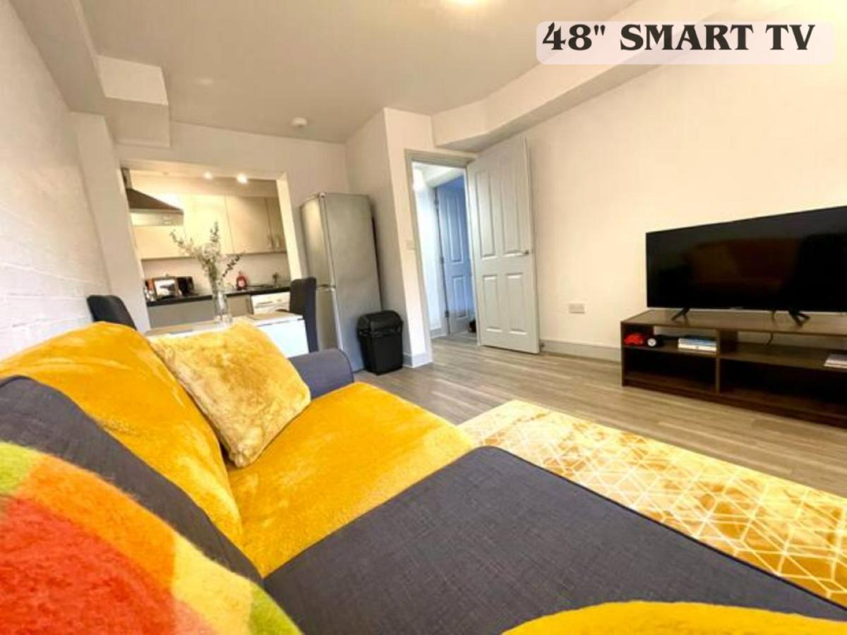 Bright & Cosy One Bedroom Apartment - 2 Beds - Perfect Base In בישופס סטורטפורד מראה חיצוני תמונה